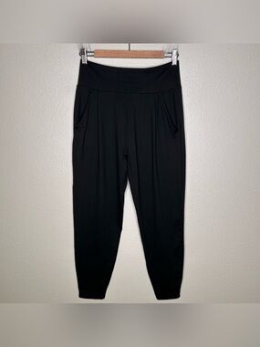 Vuori Lux At Ease/Lux Harem pants black small
